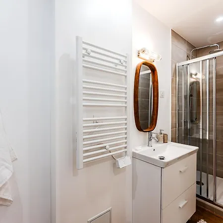 D'exception Sous Voutes Avec & Cinema Apartment *