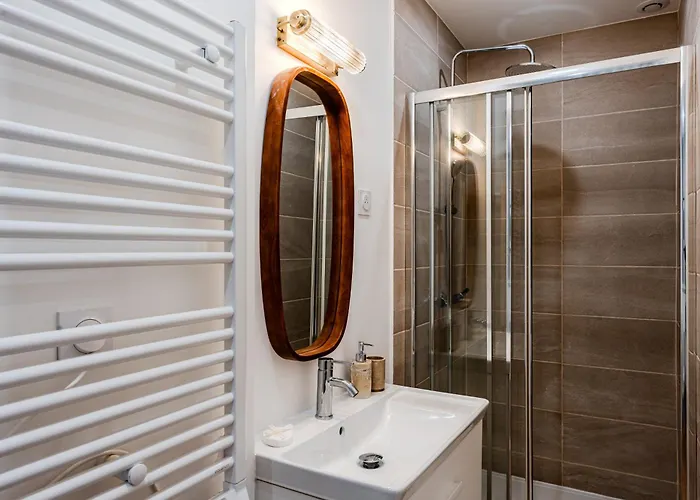 D'exception Sous Voutes Avec & Cinema