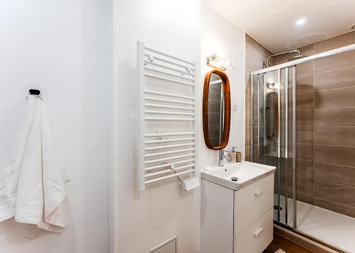 D'exception Sous Voutes Avec & Cinema Apartament *